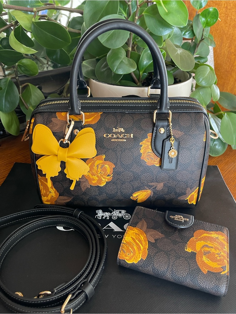 Coach Rowan Satchel Bag with Matching Wallet with Yellow Rose Print - Picture 2 of 10